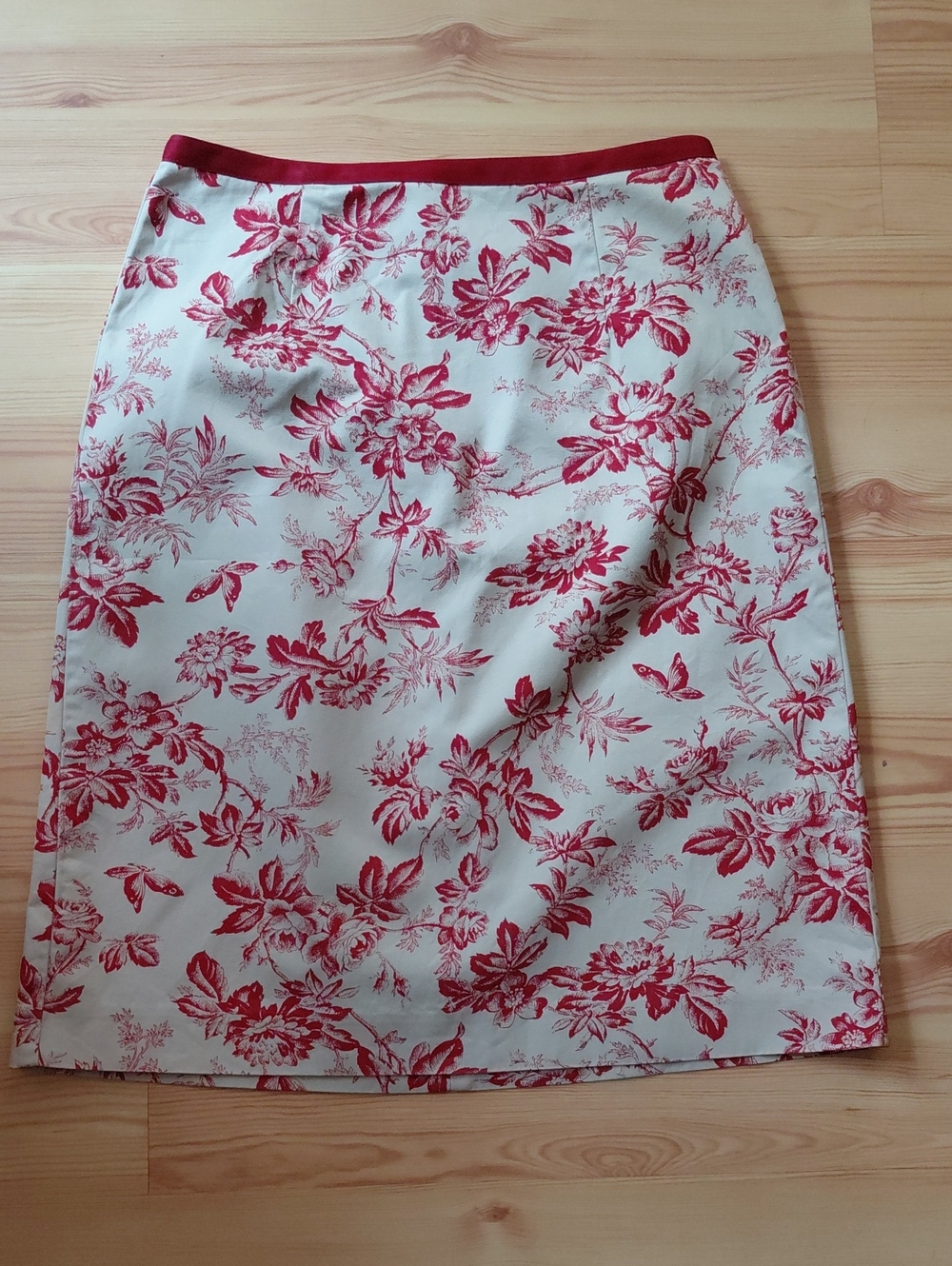Eddie Bauer Cream Skirt with Red Floral Design- 100% Cotton.